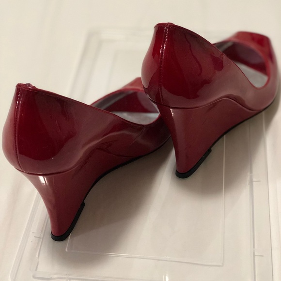Charles David Red Patent Wedge Heels - Picture 4 of 7